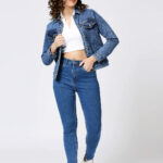 सर्दियों में डेनिम जैकेट के साथ इन 5 कपड़ों का करें चयन, दिखेंगी स्टाइलिश और आरामदायक