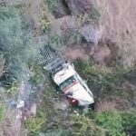 स्कॉर्पियो वाहन खाई में गिरा; दो घायल