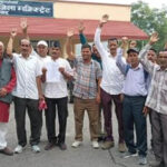 पशुबलि की अनुमति की मांग को लेकर ग्रामीणों का प्रदर्शन