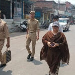 नो व्हीकल डे को मिल रहा लोगों का समर्थन, एसडीएम चली पैदल
