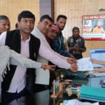 बागेश्वर में बजट को लेकर डीएम से मिले सेरी के ग्रामीण