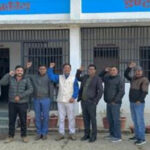 शिक्षकों ने बांह में बांधी काली पट्टी