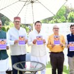 मुख्यमंत्री ने किया ‘‘उत्तराखण्ड़ की मिट्टी से-नायक से जन नायक पुष्कर सिंह धामी’’ पंचाग टेबल कैलेंडर का विमोचन