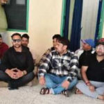 बागेश्वर में संघर्ष समिति ने पूर्ति कार्यालय में दिया धरना