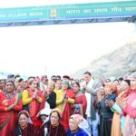 मुख्यमंत्री धामी पहुंचे भारत के प्रथम सीमांत गांव माणा,  विकास कार्यों का लिया जायजा