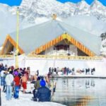हेमकुंड साहिब के कपाट बंद: बर्फबारी के बीच साल की अंतिम अरदास, ऐतिहासिक पल के साक्षी बने श्रद्धालु