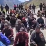 केदारनाथ में व्यापारियों ने किया प्रदर्शन, तीन घंटे ठप रही हेलिकाप्टर सेवा