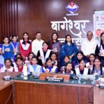 कॉफी विद डीएम” में मेधावी बेटियों का सम्मान, बागेश्वर में प्रतिभा को मिला नया आयाम