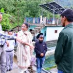 ट्राउट पालन से बदल रही पहाड़ की तस्वीर, युवाओं के लिए बन रहा रोजगार का मजबूत आधार: डीएम अपूर्वा पाण्डे