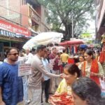छात्रों की जीत पर संघर्ष वाहिनी ने बांटी मिठाई