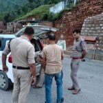 ‘ऑपरेशन प्रहार’ का असर: बागेश्वर में नियम तोड़ने वालों पर पुलिस का शिकंजा, 39 वाहन चालकों पर कार्रवाई