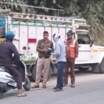 नियमों का उल्लंघन करने वालों पर पुलिस की सख्ती, सार्वजनिक शांति भंग करने वाले दो व्यक्तियों के खिलाफ भी कार्रवाई