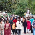नैनीताल में उमड़ी सैलानियों की भीड़, सड़कों पर जाम