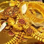 चोरी से दूसरी शादी कर नई दुल्हन को सौंप दिए पहली पत्नी के गहने